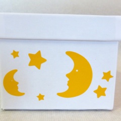 Geschenksbox mit Mond und Sternen